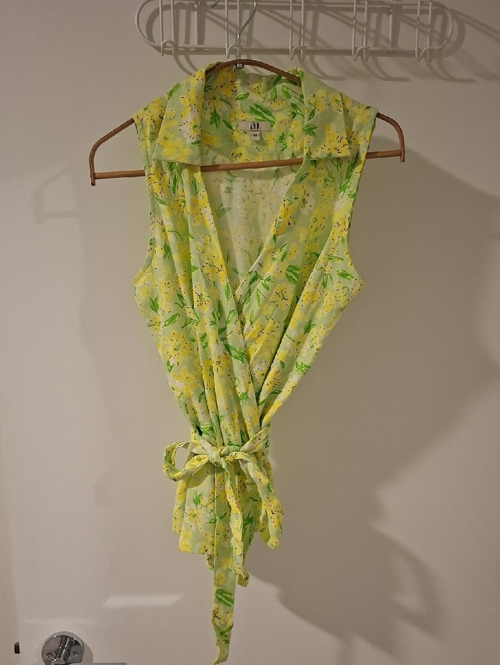 Vibrant Green & Yellow Floral Linen & Viscose Sleeve Wrap Blouse/Top (Size M)